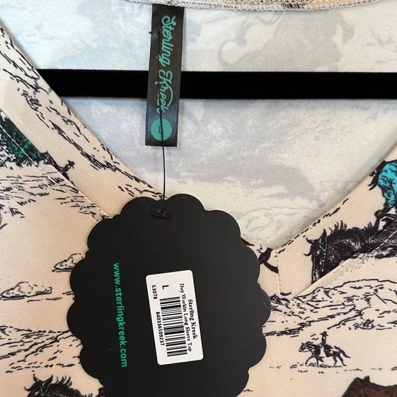 STERLING KREEK- Western Print V-Neck Long Sleeve Tee — Cream - Picture 2 of 4